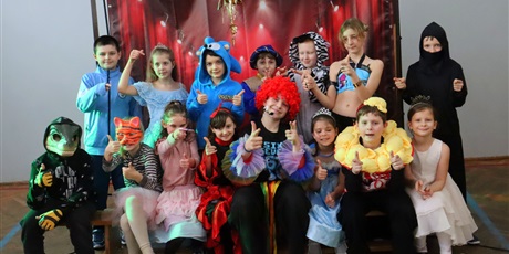 Powiększ grafikę: bal-przebierancwow-675537.jpg