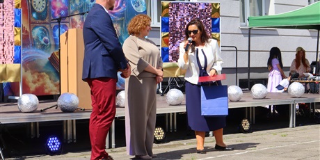 Powiększ grafikę: jubileusz-65-lecia-szkoly-701453.jpg
